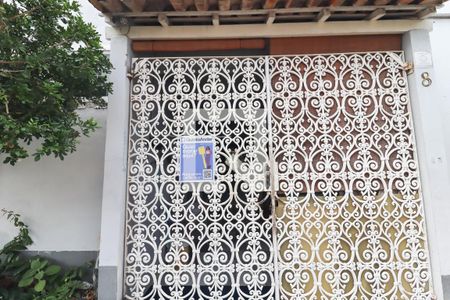 Casa à venda com 123m², 5 quartos e 1 vaga Casa à venda com 123m², 5 quartos e 1 vagaFachada