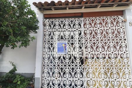 Casa à venda com 123m², 5 quartos e 1 vaga Casa à venda com 123m², 5 quartos e 1 vagaFachada