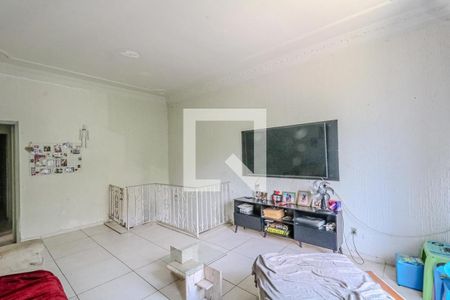 Sala de casa à venda com 3 quartos, 200m² em Piedade, Rio de Janeiro