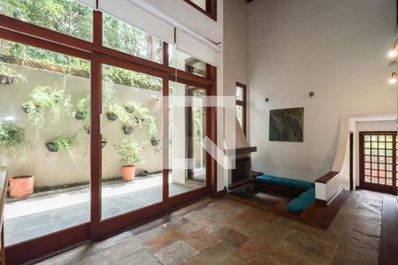 Sala de casa à venda com 5 quartos, 350m² em Jardim Vitoria Regia (zona Oeste), São Paulo