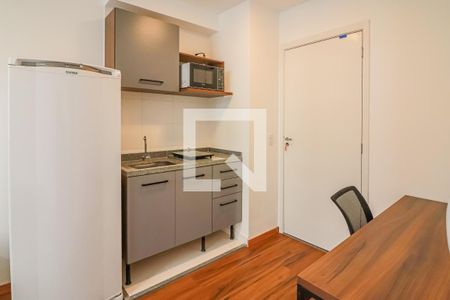 Cozinha de apartamento para alugar com 1 quarto, 24m² em Butantã, São Paulo