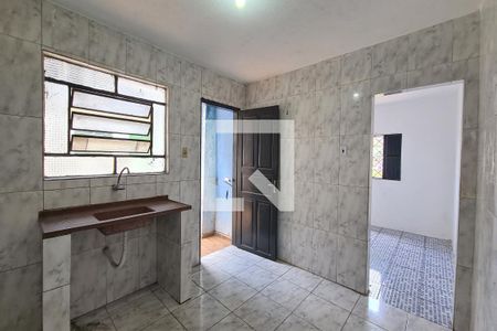 Cozinha de casa para alugar com 1 quarto, 25m² em Vila Renato (zona Leste), São Paulo