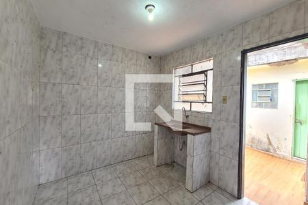 Cozinha de casa para alugar com 1 quarto, 25m² em Vila Renato (zona Leste), São Paulo