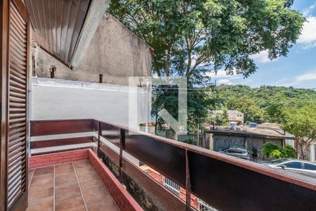 Sala de casa para alugar com 4 quartos, 200m² em Jardim Regina Alice, Barueri