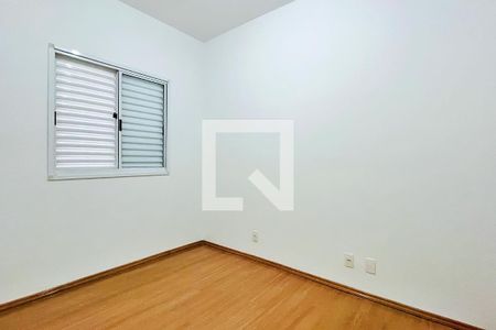 Quarto 2 de apartamento para alugar com 2 quartos, 45m² em Jardim Las Vegas, Guarulhos