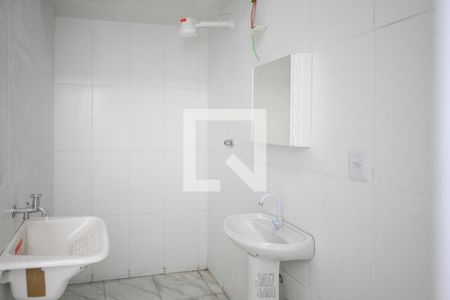 Banheiro de casa para alugar com 1 quarto, 50m² em Vila Heliopolis, São Paulo