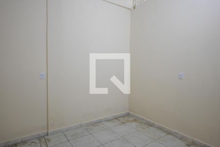 Quarto 2 de casa para alugar com 2 quartos, 50m² em Vila Heliopolis, São Paulo