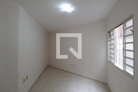 Quarto 1 de casa para alugar com 2 quartos, 60m² em Jardim Guanabara, Belo Horizonte