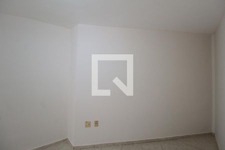 Quarto 1 de casa para alugar com 2 quartos, 60m² em Jardim Guanabara, Belo Horizonte