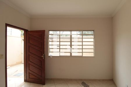 Sala de casa para alugar com 2 quartos, 60m² em Jardim Guanabara, Belo Horizonte