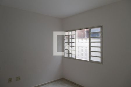 Quarto 1 de casa para alugar com 2 quartos, 60m² em Jardim Guanabara, Belo Horizonte