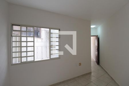 Quarto 1 de casa para alugar com 2 quartos, 60m² em Jardim Guanabara, Belo Horizonte