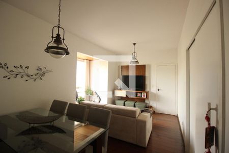 Sala de apartamento à venda com 2 quartos, 70m² em Serra, Belo Horizonte