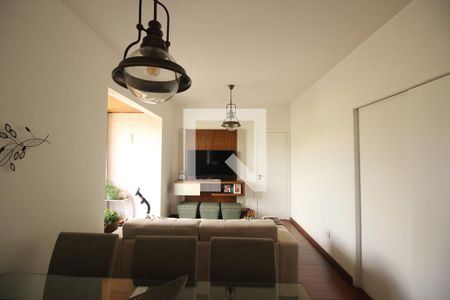 Sala de apartamento à venda com 2 quartos, 70m² em Serra, Belo Horizonte