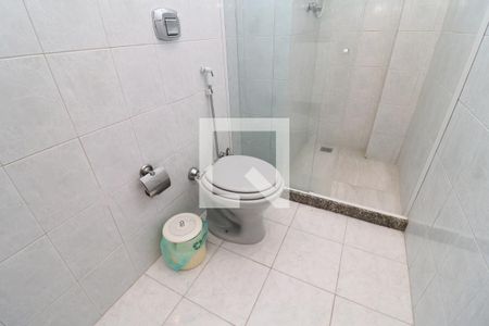 Banheiro de apartamento à venda com 1 quarto, 49m² em Ribeira, Rio de Janeiro