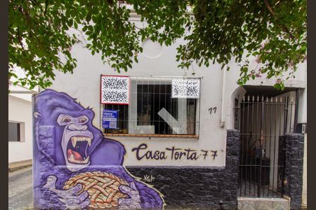 Casa à venda com 80m², 2 quartos e sem vaga Casa à venda com 80m², 2 quartos e sem vagaFachada + Plaquinha