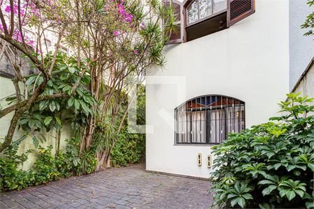 Casa à venda com 3 quartos, 196m² em Vila Alexandria, São Paulo