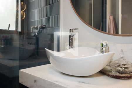 Apartamento à venda com 156m², 4 quartos e 3 vagas Apartamento à venda com 156m², 4 quartos e 3 vagasBanheiro da Suíte 1