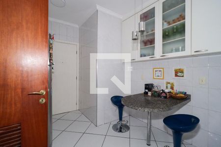 Apartamento à venda com 156m², 4 quartos e 3 vagas Apartamento à venda com 156m², 4 quartos e 3 vagasCozinha