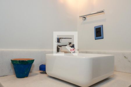 Apartamento à venda com 156m², 4 quartos e 3 vagas Apartamento à venda com 156m², 4 quartos e 3 vagasBanheiro da Suíte 2