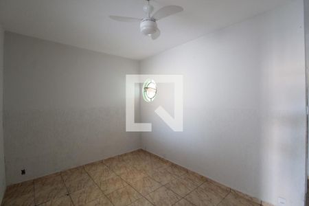 Sala de casa para alugar com 2 quartos, 100m² em Santa Terezinha, Belo Horizonte