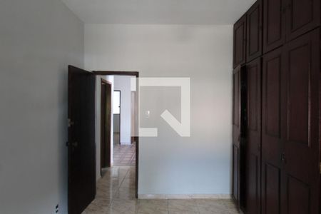 Quarto 1 de casa para alugar com 3 quartos, 130m² em Santa Terezinha, Belo Horizonte