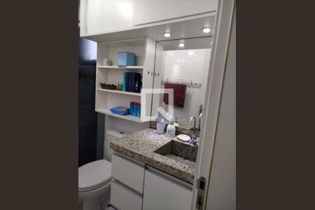 Banheiro de apartamento à venda com 2 quartos, 52m² em Campina, São Leopoldo