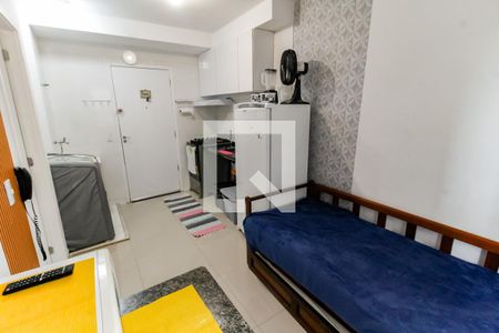 Sala de kitnet/studio para alugar com 1 quarto, 24m² em Paraíso do Morumbi, São Paulo