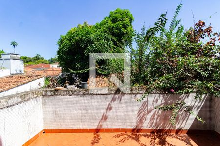 Casa à venda com 750m², 4 quartos e 5 vagas Casa à venda com 750m², 4 quartos e 5 vagasVaranda do quarto 3