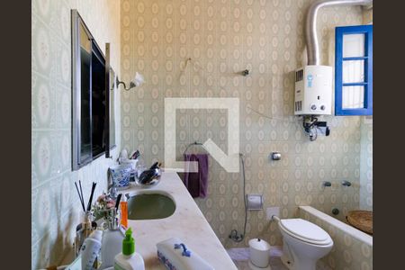 Casa à venda com 750m², 4 quartos e 5 vagas Casa à venda com 750m², 4 quartos e 5 vagasBanheiro social