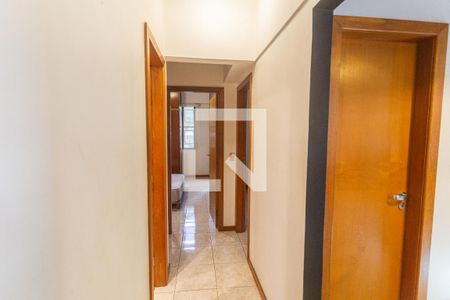 Corredor de apartamento à venda com 2 quartos, 75m² em Santo Antônio, Belo Horizonte