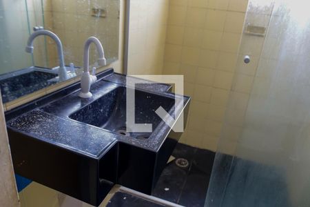 Banheiro de apartamento à venda com 3 quartos, 66m² em Centro, Osasco