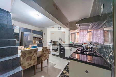 Casa à venda com 120m², 3 quartos e sem vaga Casa à venda com 120m², 3 quartos e sem vagaCozinha