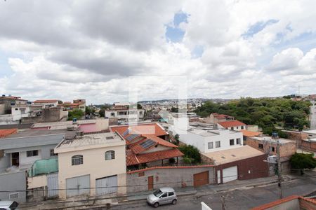 Vista da Suíte de apartamento à venda com 2 quartos, 60m² em Coqueiros, Belo Horizonte