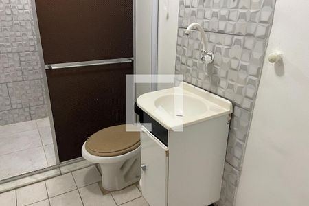 Banheiro de casa para alugar com 1 quarto, 65m² em Vila Centenario, Duque de Caxias