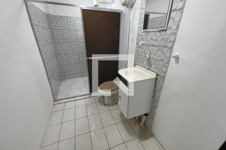 Banheiro de casa para alugar com 1 quarto, 65m² em Vila Centenario, Duque de Caxias