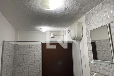 Banheiro de casa para alugar com 1 quarto, 65m² em Vila Centenario, Duque de Caxias