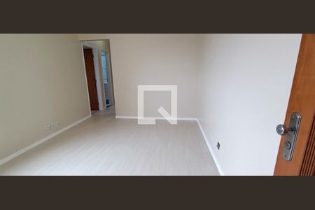 Sala de apartamento para alugar com 2 quartos, 65m² em Parque Santos Dumont, Taboão da Serra