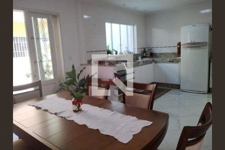 Casa à venda com 3 quartos, 227m² em Vila Scarpelli, Santo André