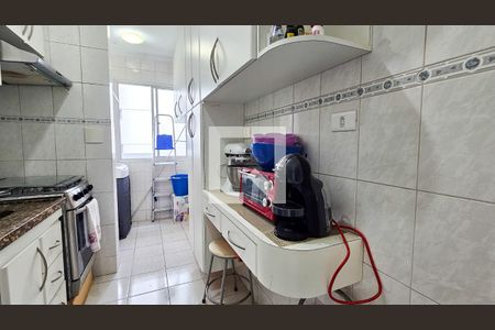 Cozinha de apartamento à venda com 2 quartos, 50m² em Jardim Anhanguera, São Paulo