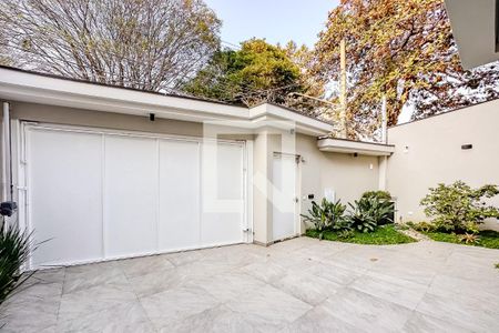 Casa à venda com 229m², 4 quartos e 4 vagas Casa à venda com 229m², 4 quartos e 4 vagasGaragem