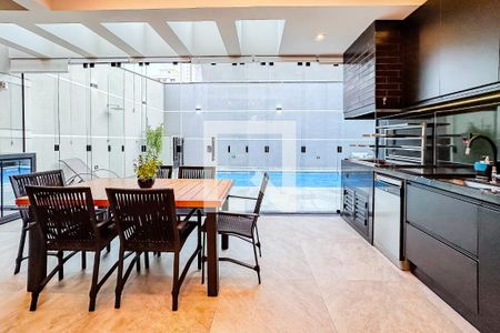 Casa à venda com 229m², 4 quartos e 4 vagas Casa à venda com 229m², 4 quartos e 4 vagasCozinha