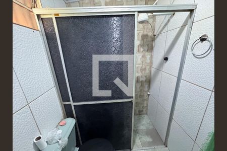 Casa à venda com 70m², 2 quartos e 2 vagas Casa à venda com 70m², 2 quartos e 2 vagasBanheiro