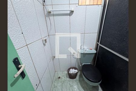 Casa à venda com 70m², 2 quartos e 2 vagas Casa à venda com 70m², 2 quartos e 2 vagasBanheiro