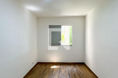 Quarto 1 de apartamento para alugar com 2 quartos, 50m² em Vila Iorio, São Paulo