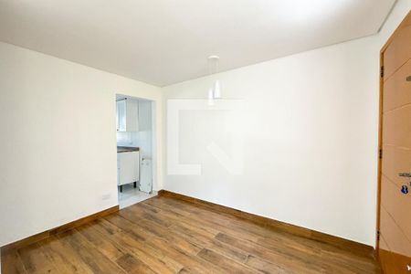 Sala de apartamento para alugar com 2 quartos, 50m² em Vila Iorio, São Paulo