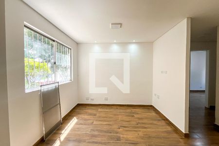 Sala de apartamento para alugar com 2 quartos, 50m² em Vila Iorio, São Paulo