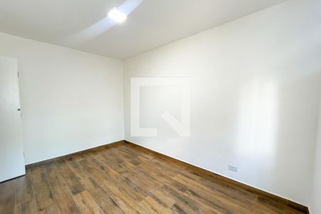 Quarto 2 de apartamento para alugar com 2 quartos, 50m² em Vila Iorio, São Paulo