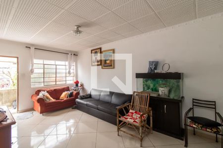 Sala de casa à venda com 3 quartos, 250m² em Vila Nhocuné, São Paulo