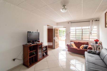 Sala de casa à venda com 3 quartos, 250m² em Vila Nhocuné, São Paulo